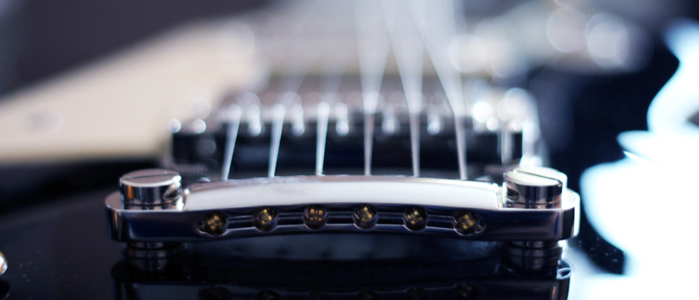Electric guitar tailpiece
