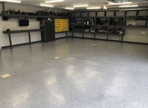 Epoxy Flake Floor System With Rubber Base
