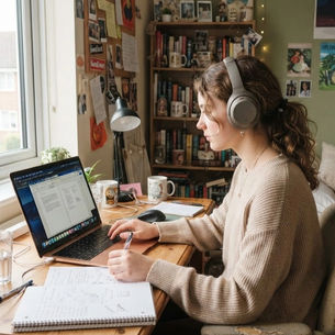 Free online work experience: help young people shape the future of AI learning
