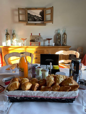 Petit-déjeuner à l’hôtel Le Pré Bossu à Moudeyres (Haute-Loire) – départ rando Mézenc/GR430