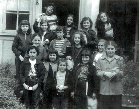 Sunnyside Gardens 46th Street girls.jpg