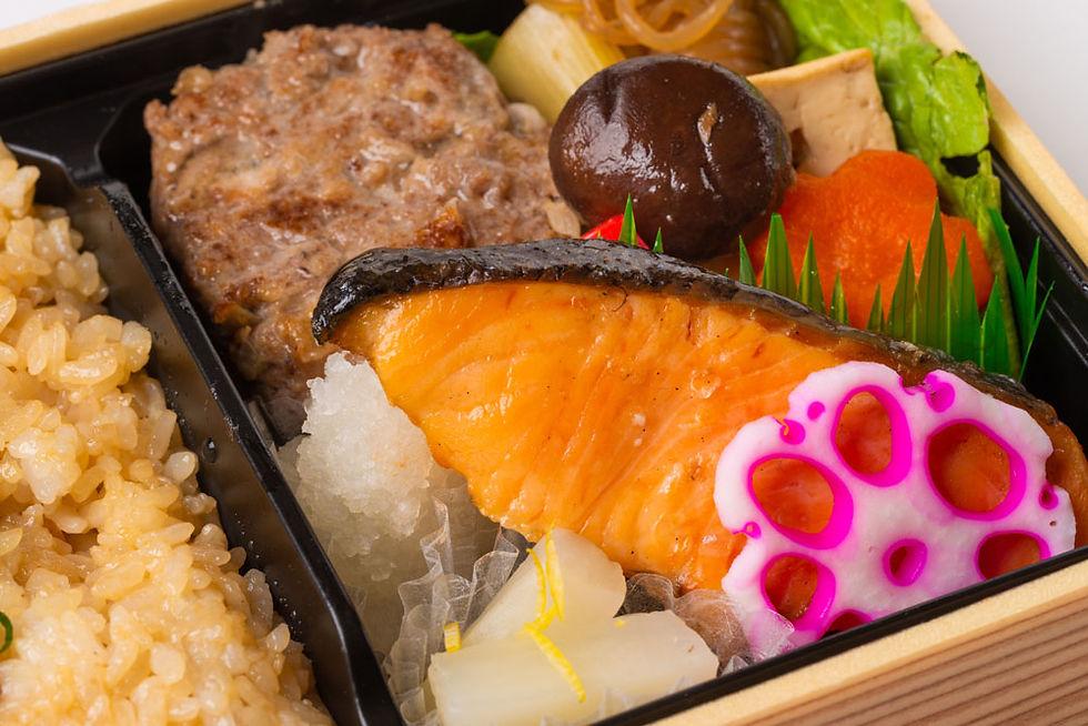 サムネイル： A4黒毛和牛ハンバーグと紅鮭の塩焼き弁当