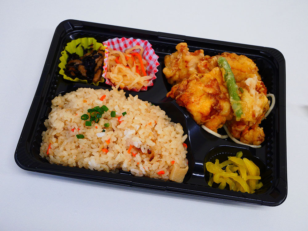 ジューシー鶏もも肉の鶏天弁当