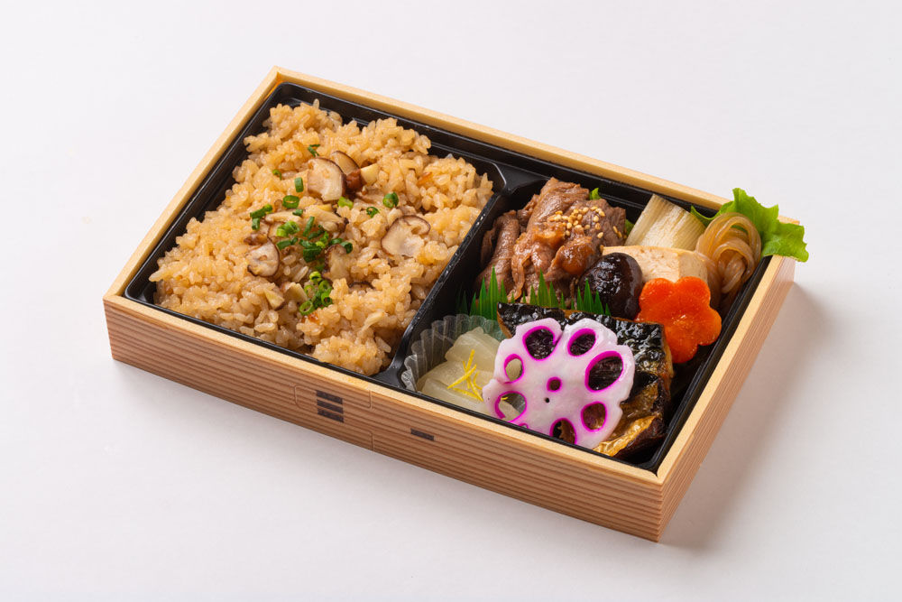 山形牛焼肉と鯖の塩焼き弁当