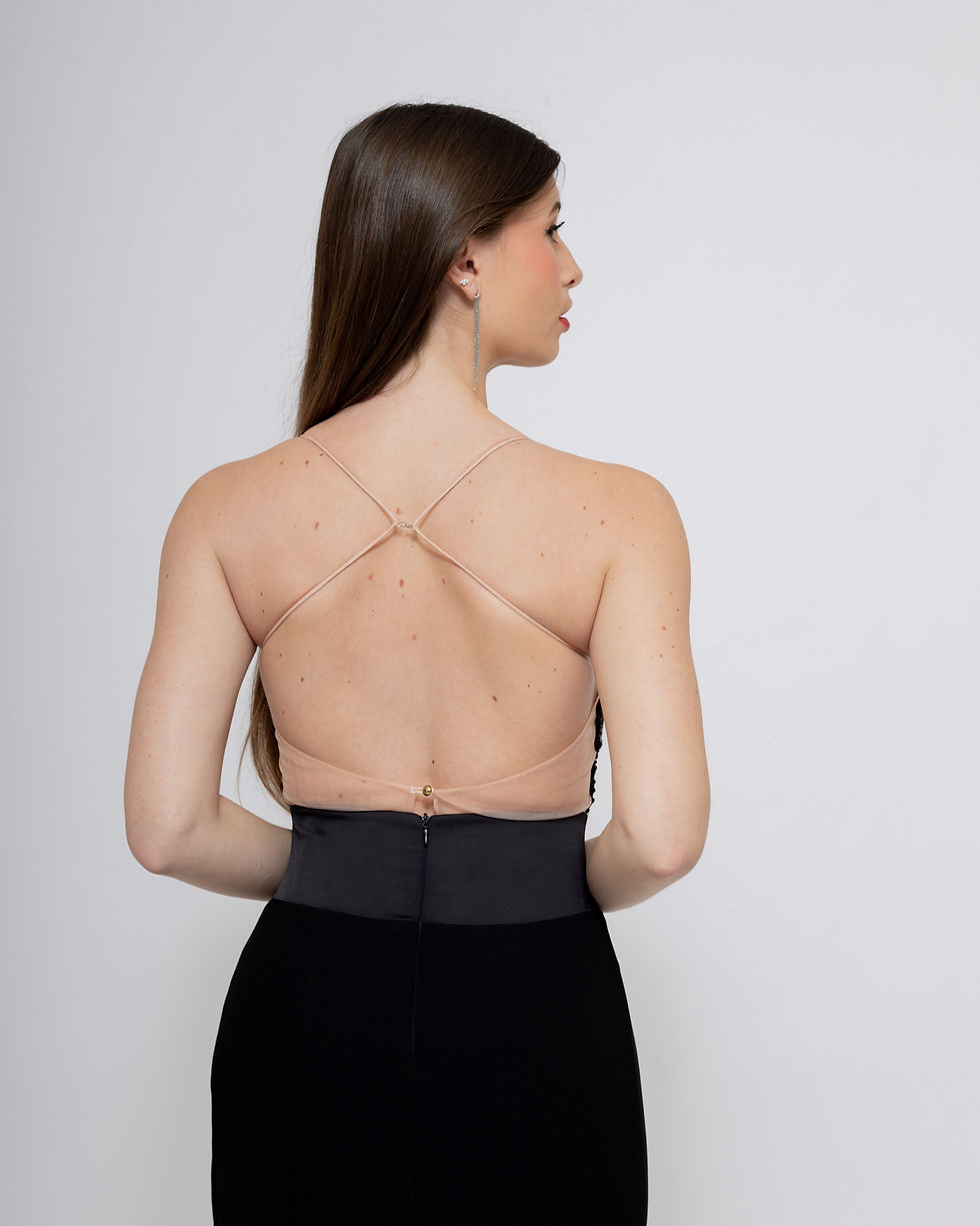 Thumbnail: Longue robe noir buste en strass