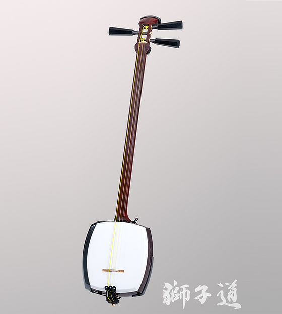 津軽三味線本体のみ（並紅木（アフリカ紅木）・丸打胴、東さわり付・三