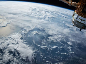 太空經濟正在蓬勃發展 Space Economy Is Booming