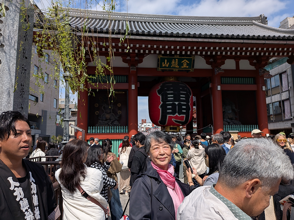 浅草、春のにぎわい