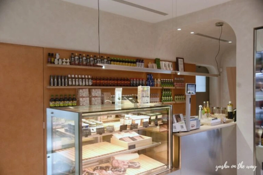 梨吧制所店內生鮮食品展售區