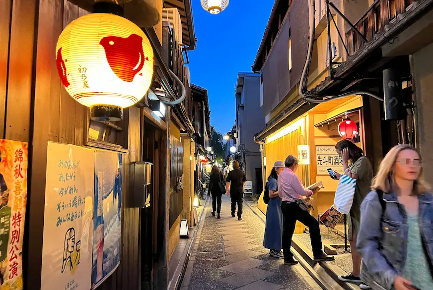 京都先斗町紅燈籠街景觀照