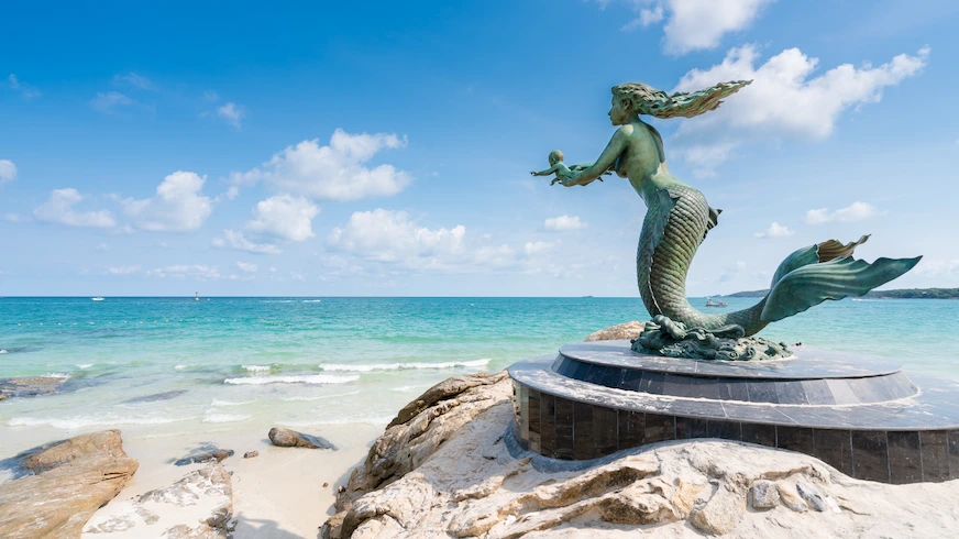 奧派海灘的小美人魚雕像