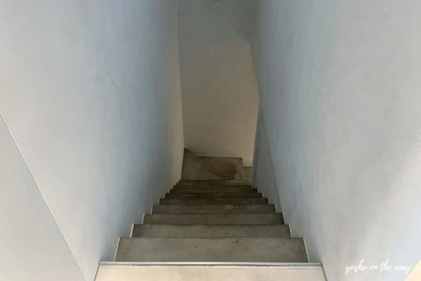 梨吧制所內部樓梯空間