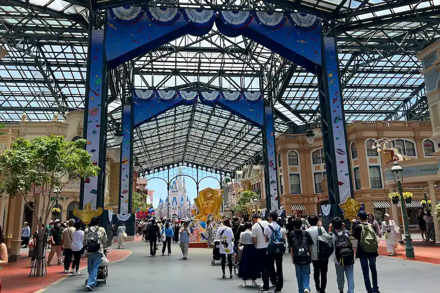 東京迪士尼樂園入口