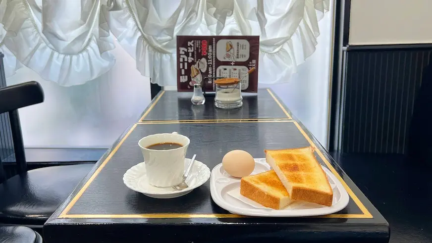 大阪通天閣附近的昭和風格早餐