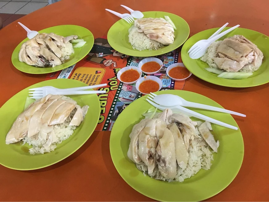 麥斯威爾熟食中心的天天海南雞飯餐點照