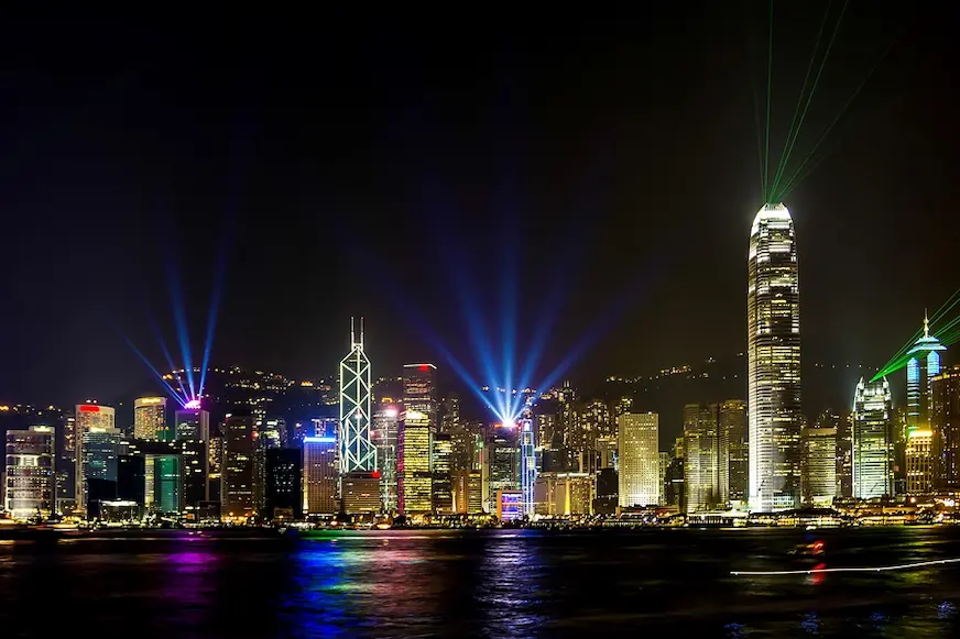夜晚的維多利亞港燈光秀