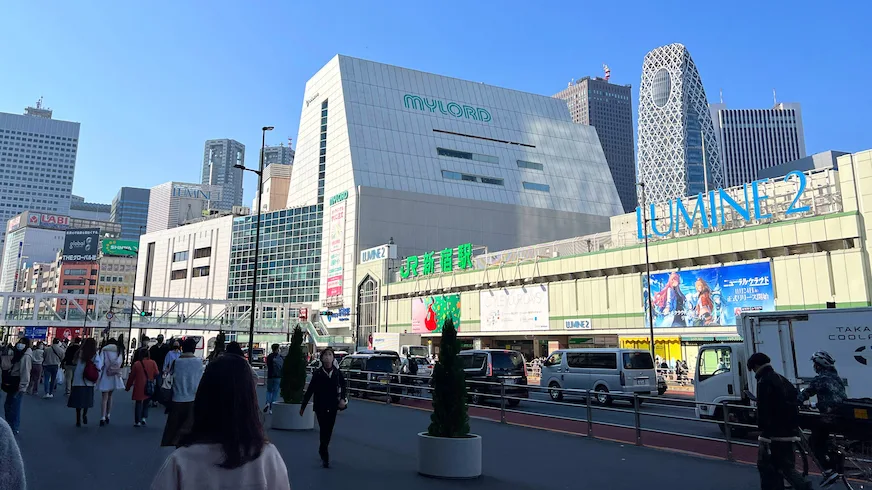 東京新宿車站外觀照