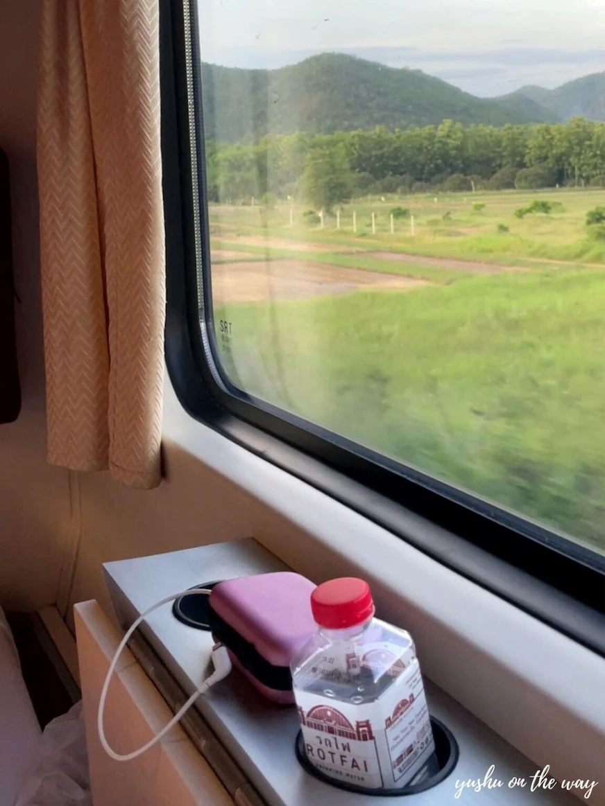 列車窗外的景色