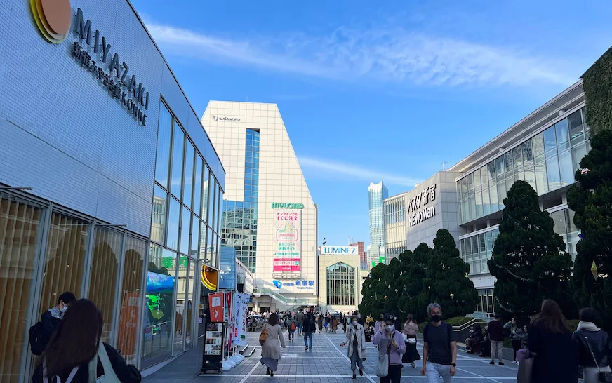 東京新宿商圈街景照