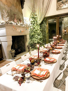 friendsgiving centerpiece idea