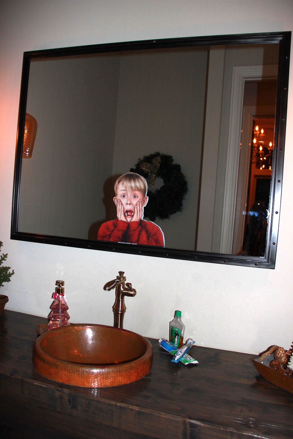 Home Alone bathroom Decoration Idea