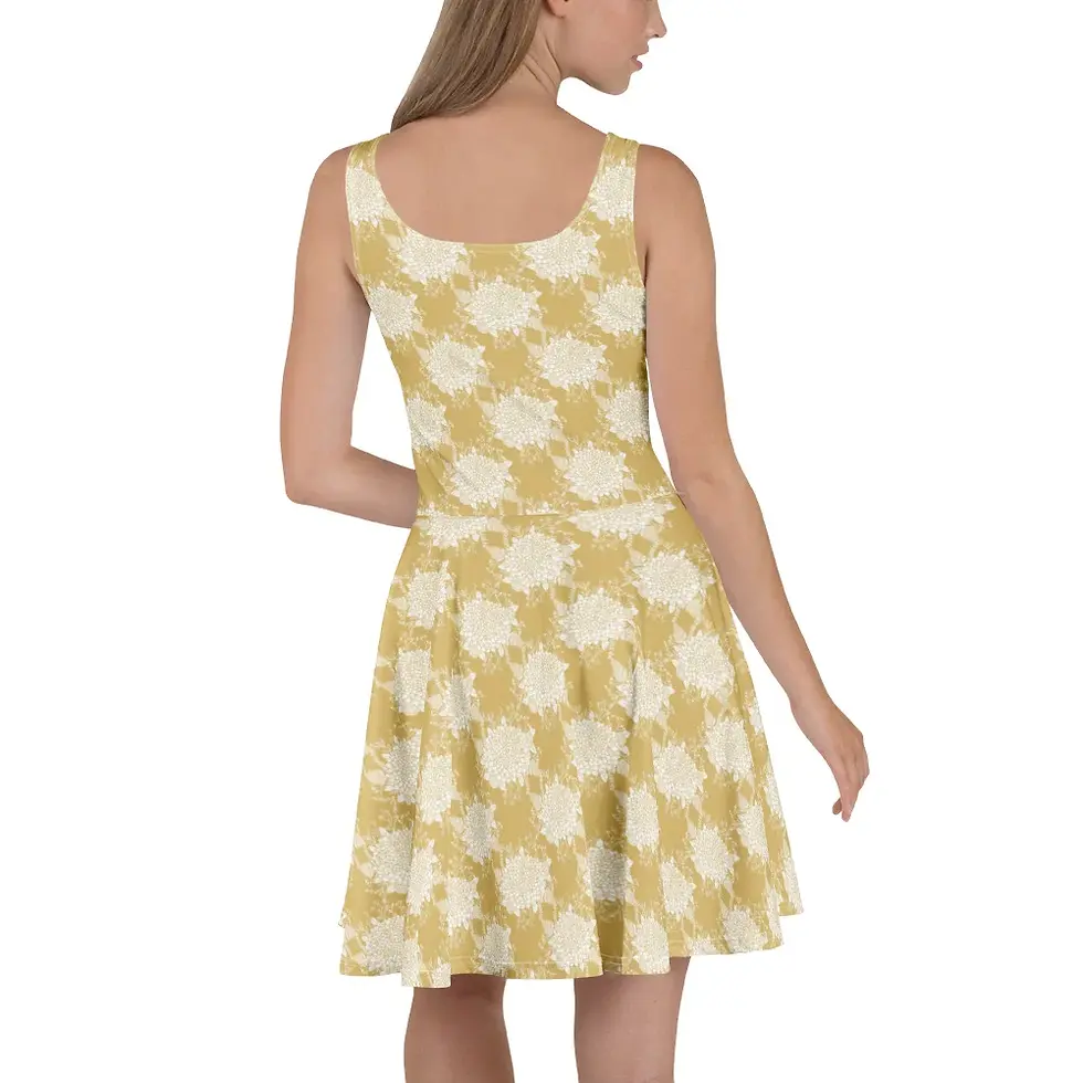 Thumbnail: Woman from behind in light green mini dress with white circular pattern