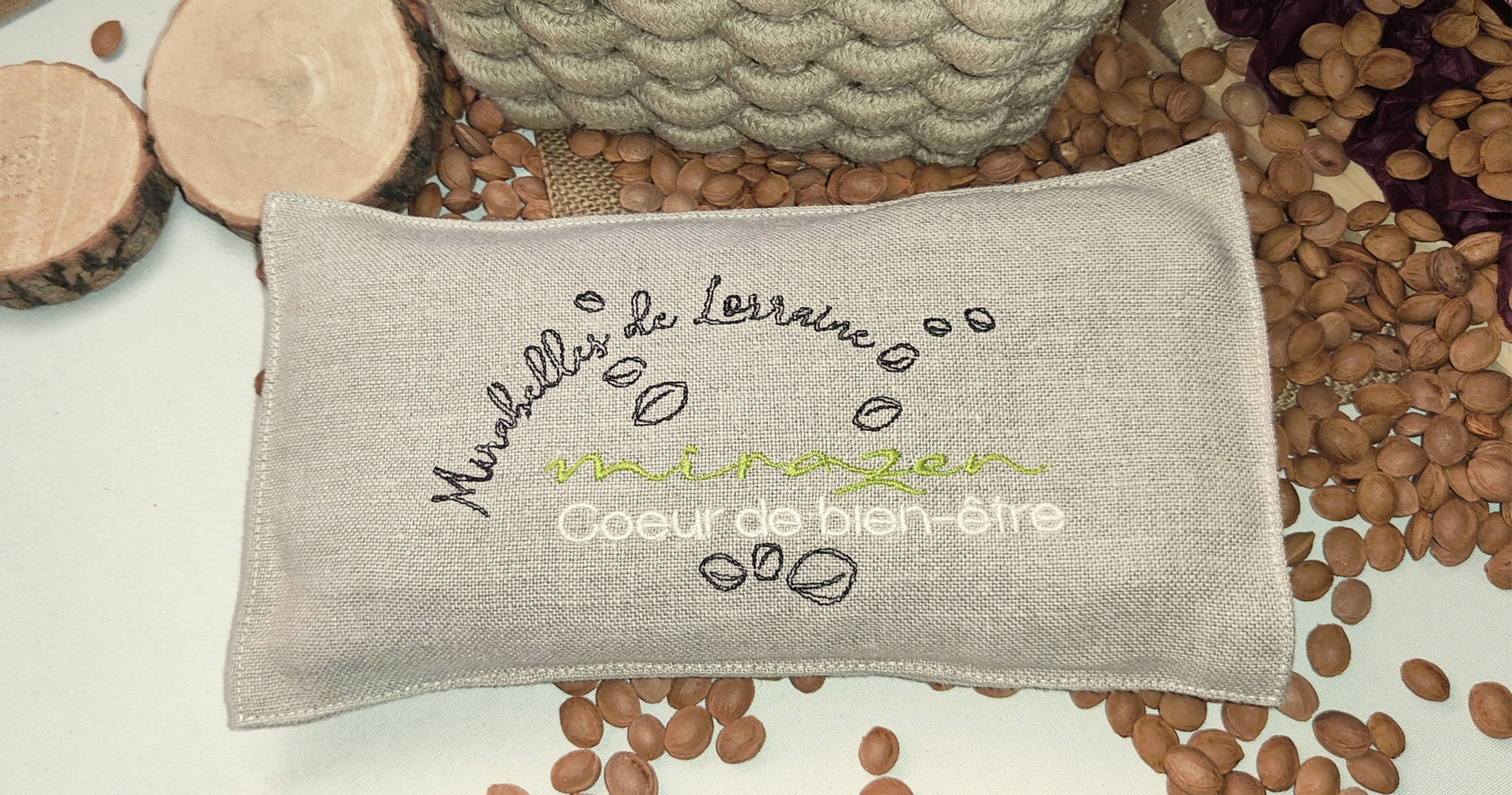 bouillotte seche brodée et noyaux de mirabelles de lorraine