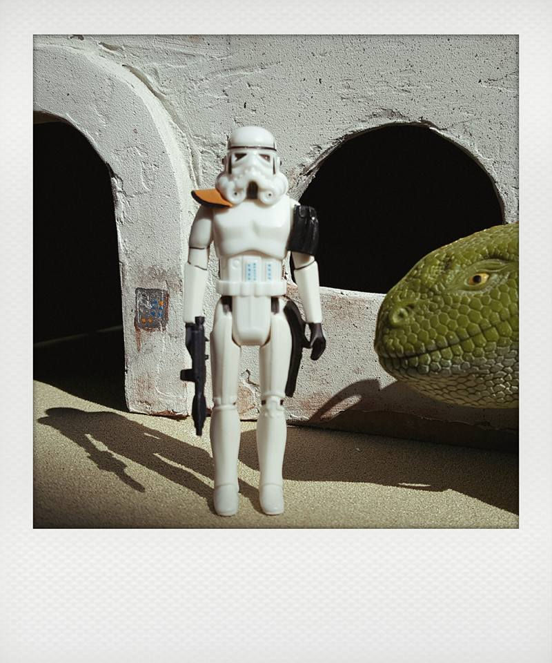 Thumbnail: SANDTROOPER - ORANGE PAULDRON (Officer) CARDED