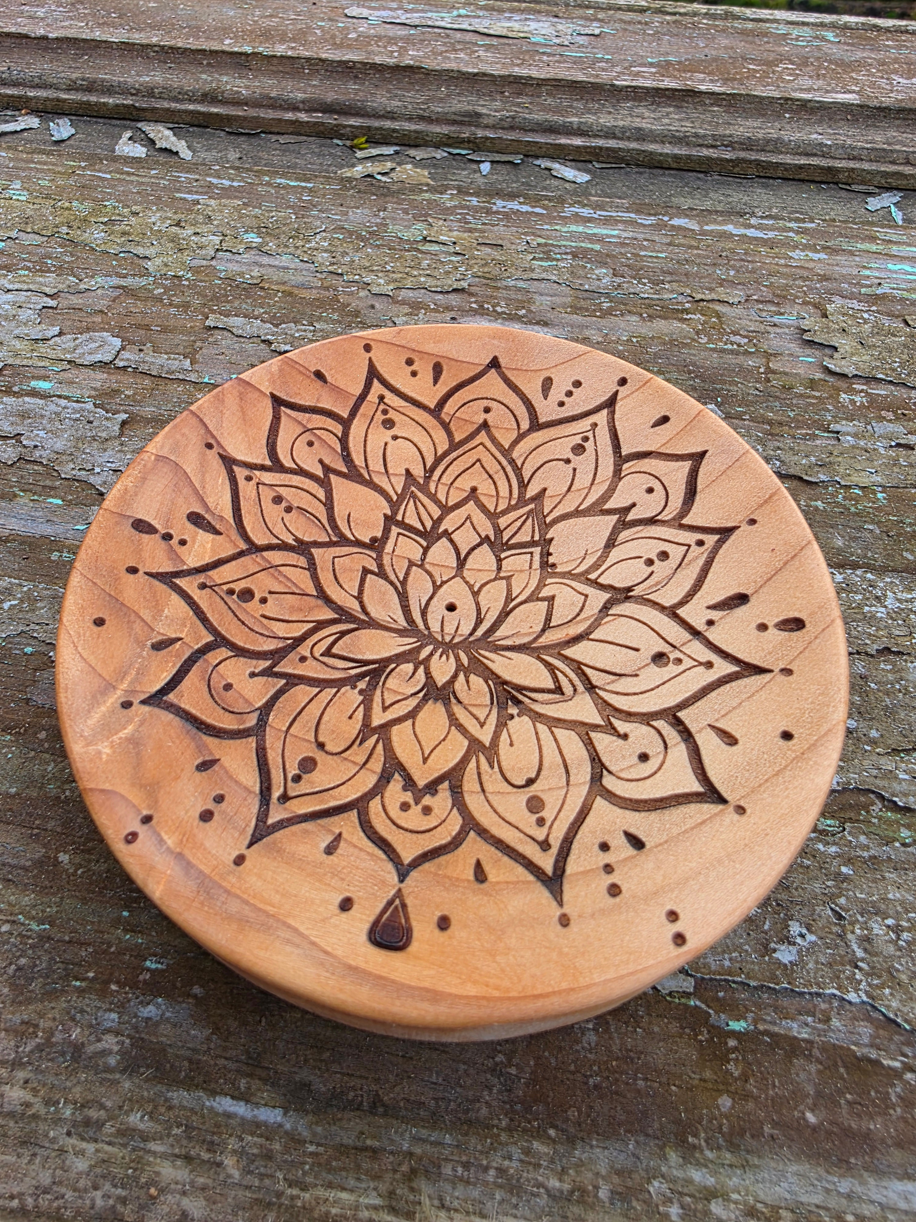 Support à encens en bois de cèdre massif