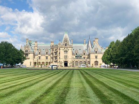 A wide view of the Biltmore estate, the largest house in the world.
