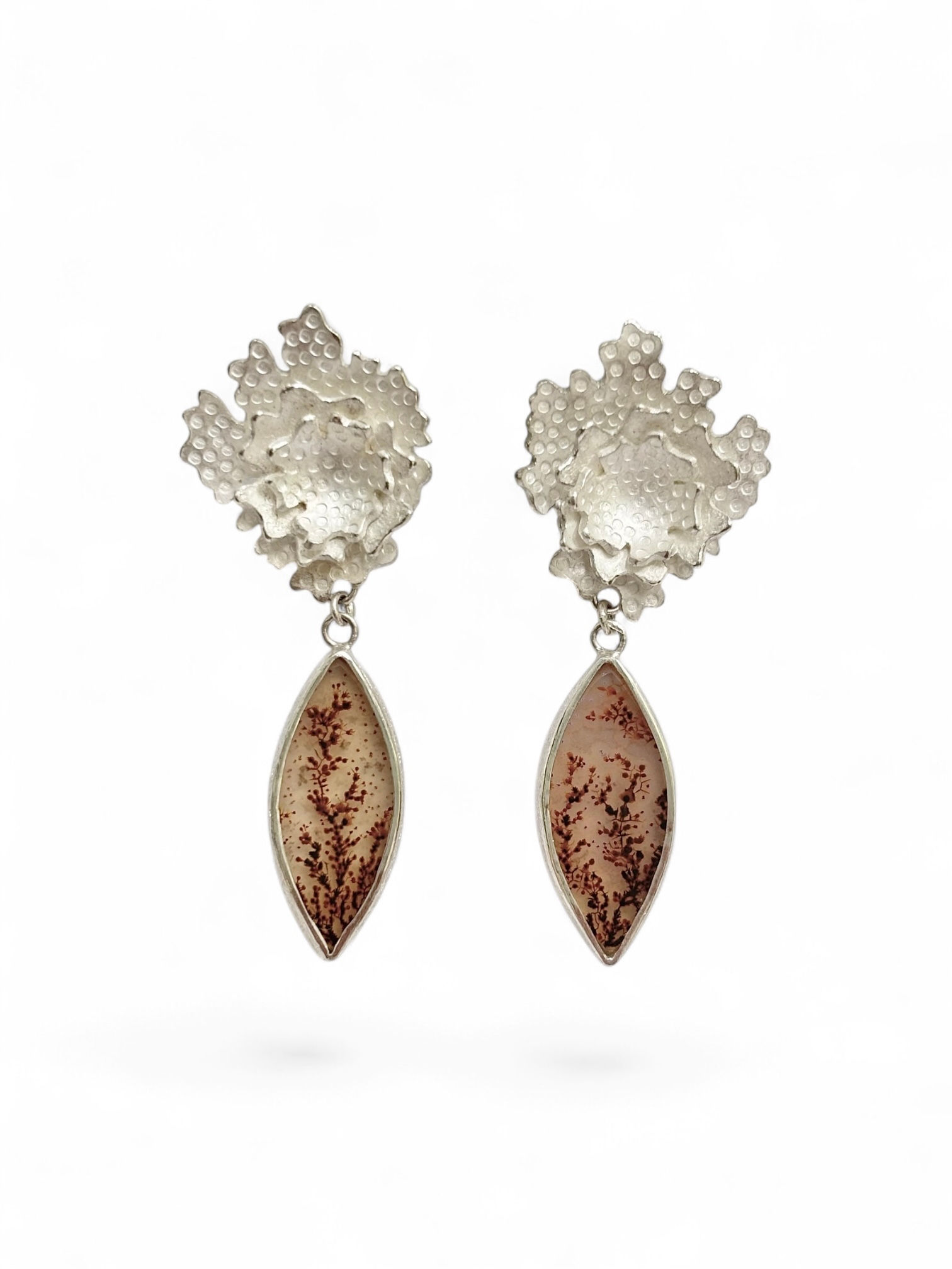 Parmelia agate drops, front view