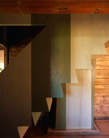 Treppe ins Obergeschoss