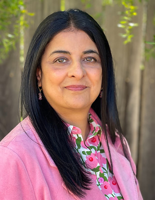 Agarwal Headshot 2_edited.jpg
