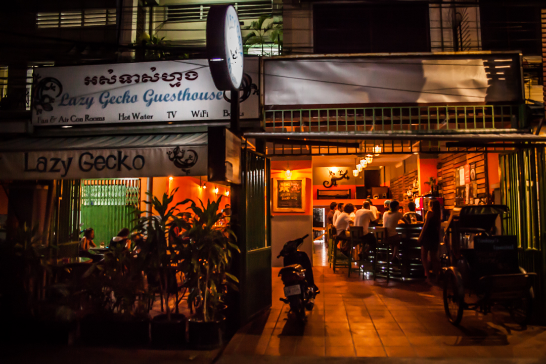 Lazy Gecko Phnom Penh Budget Hostel Restaurant Bar Live Dj Music