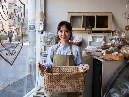 Main Street Success: Crafting a Unique Local Business