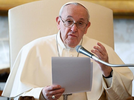 O Papa na Audiência Geral: louvar é como respirar oxigênio puro