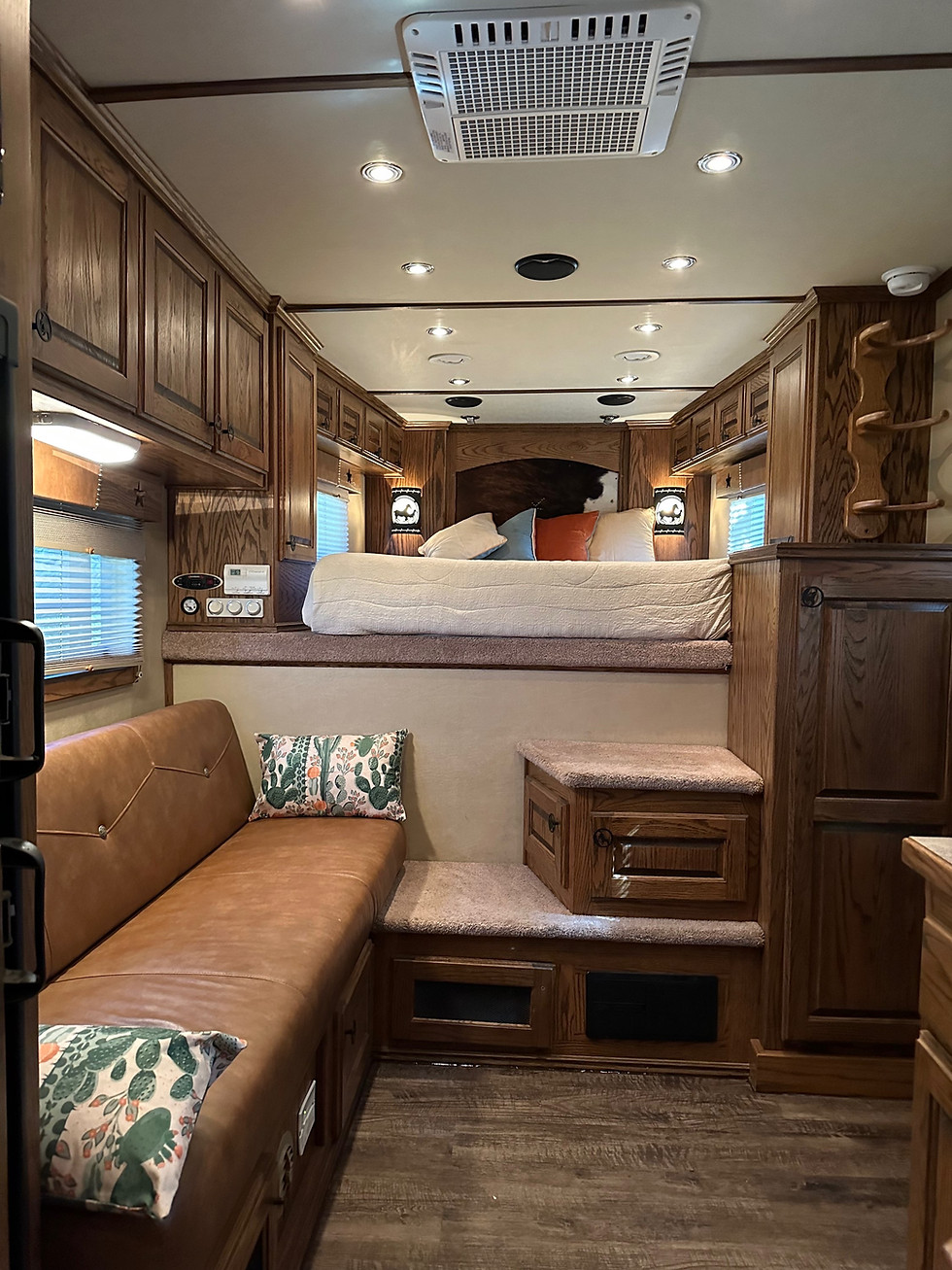 Thumbnail: SOLD  2007 Platinum 4 Horse LQ