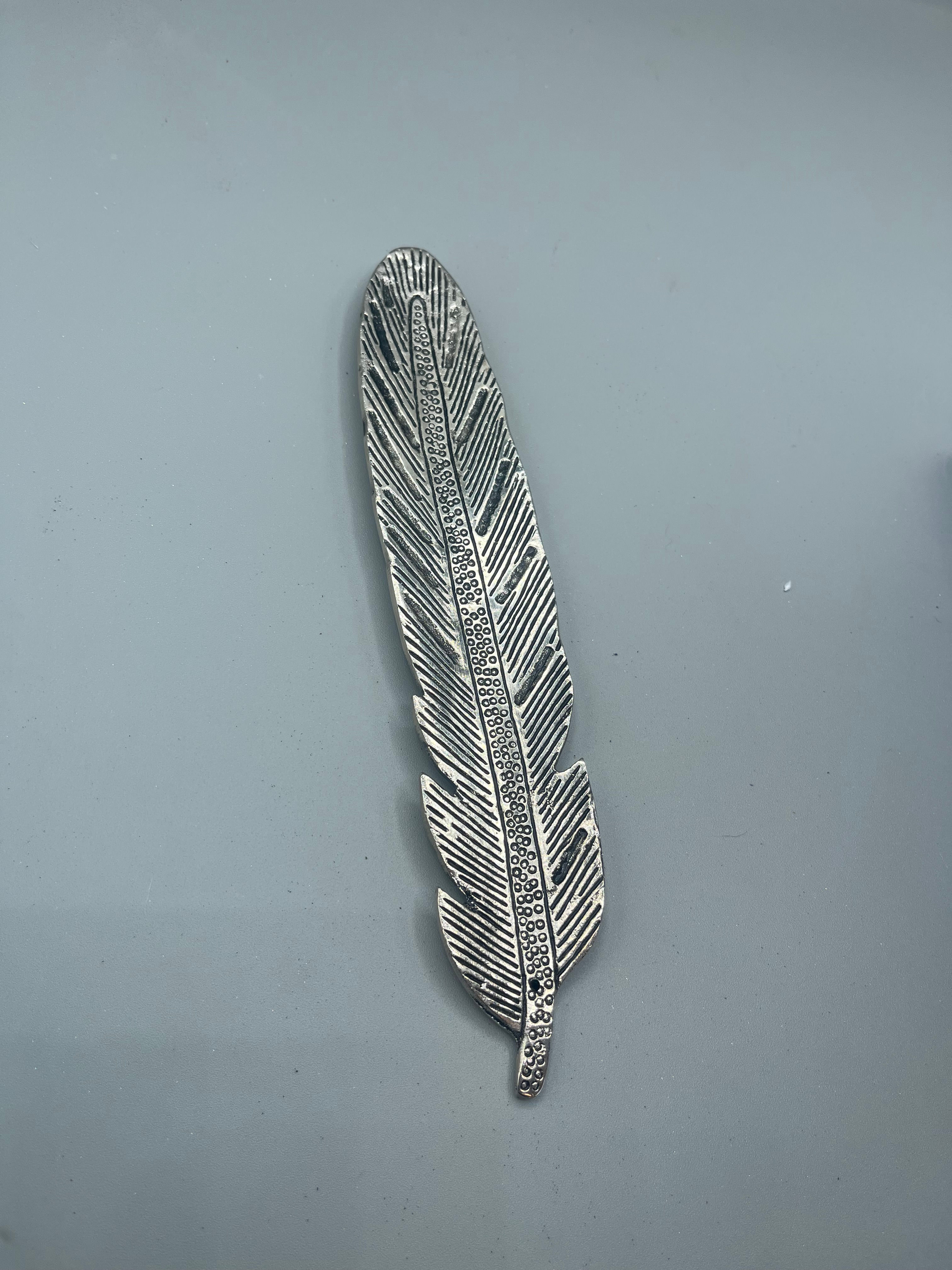 Feather tray 