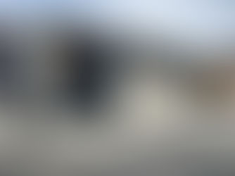 直線美が際立つ門まわり