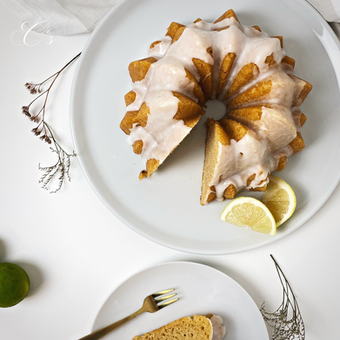 Limetten Comfort Cake, getränkt mit Limettensaft und Zuckerglasur