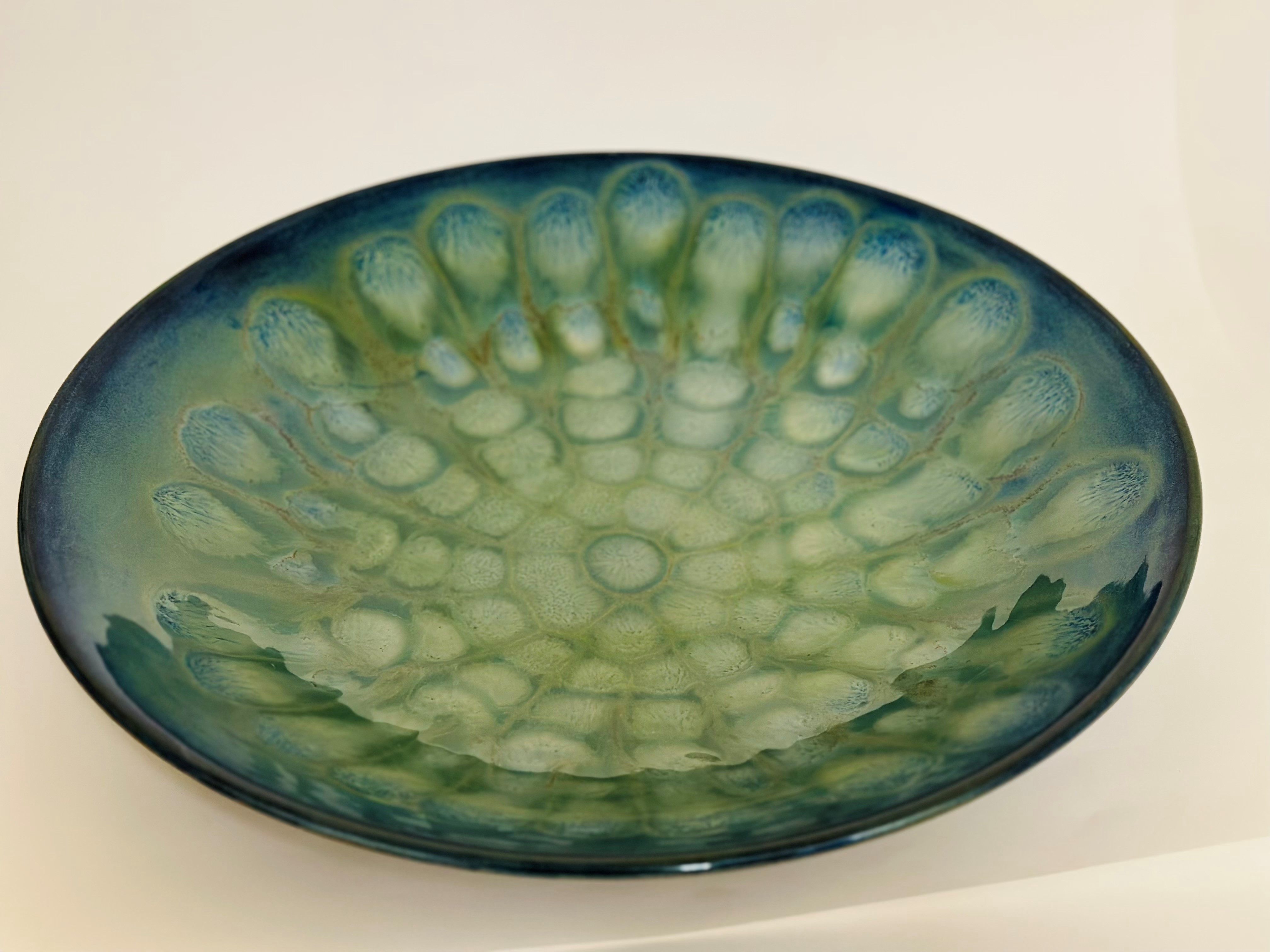 How to: &ldquo;Frozen Pond&rdquo; Wheel-Thrown Plates (Beginner-Friendly) with Rachel Mulcahy