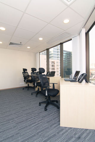 office_2.jpeg