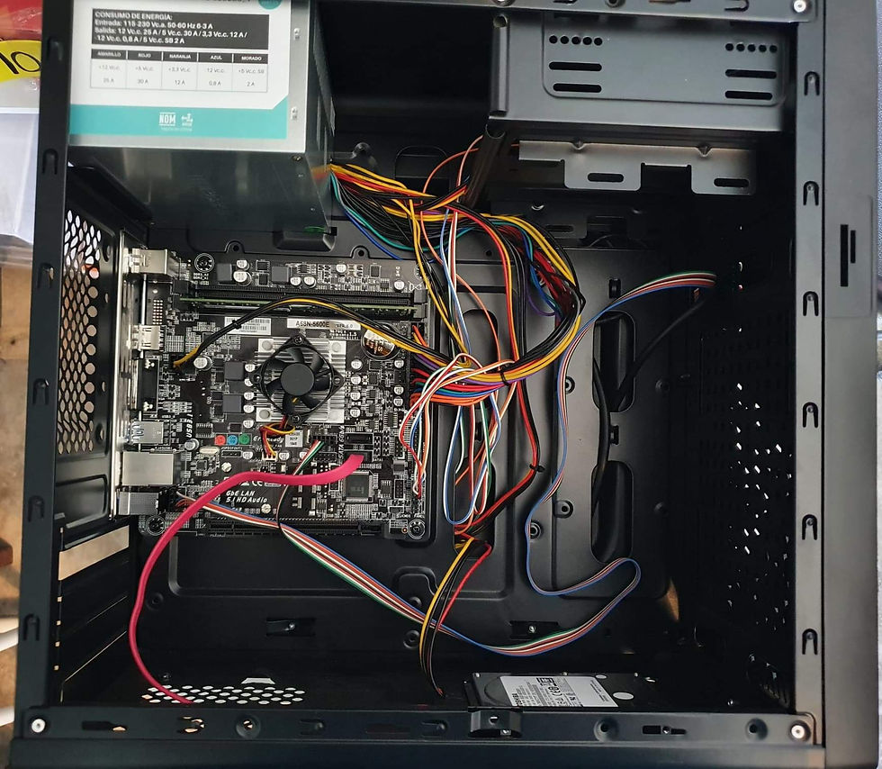 Miniatura: PC con Diseño Gamer (Nueva)