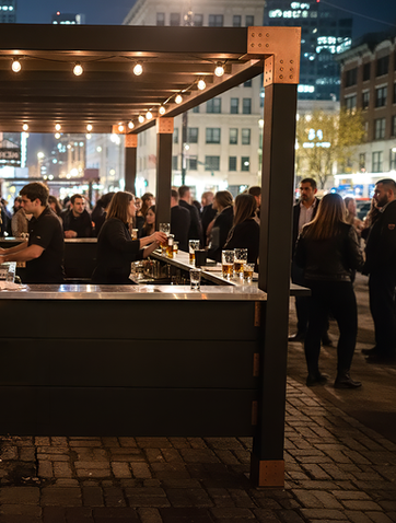 Bar urbain extérieur en soirée estivale