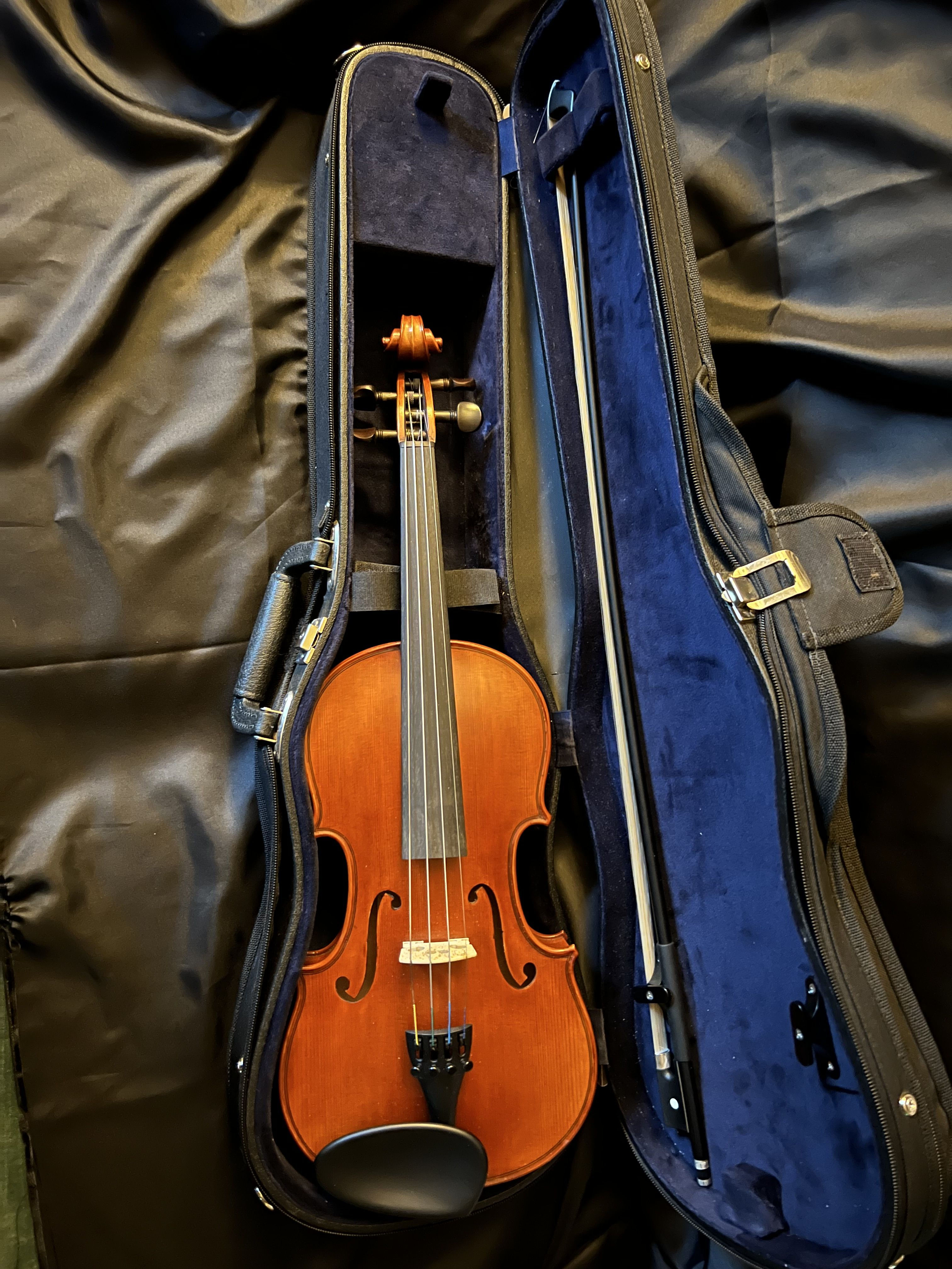 Fiammato Model 50 4/4 w/hard case