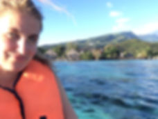 Kajak fahrend vor Tahiti.jpg