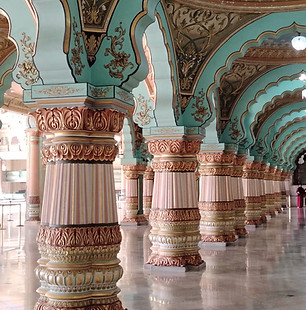 Interior del Palacio de Mysore-1.jpeg