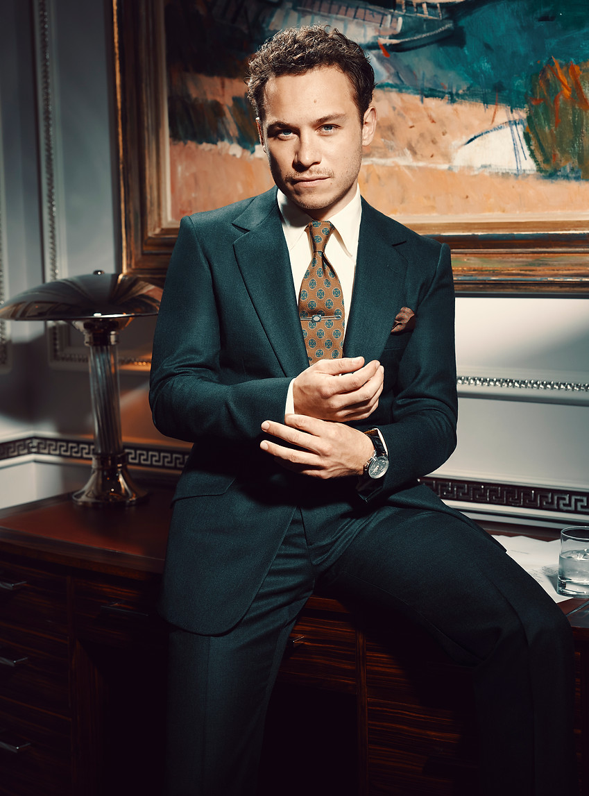 Finn_Cole_The_Rake_1_122_R S.jpg