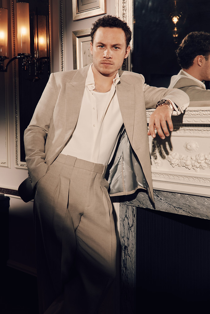 Finn_Cole_The_Rake_3_833_R S.jpg