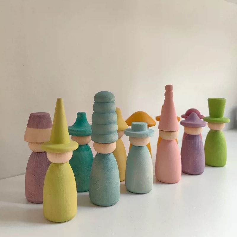12 Piece Stained Wooden Peg Dolls with Interchangeable Hats